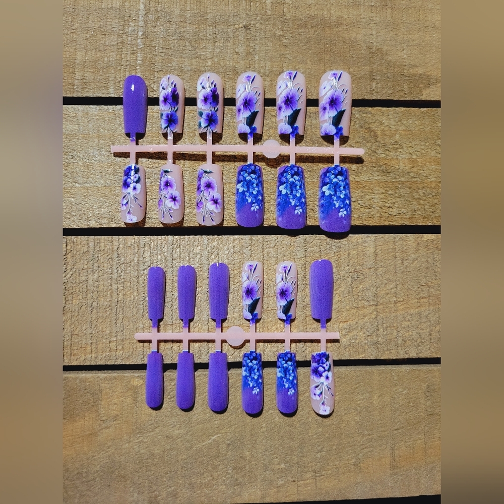Boutique Press On Nails - Picture 2 of 2